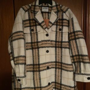 Old Navy ivory, tan, and black plaid shacket size XL, brand new!